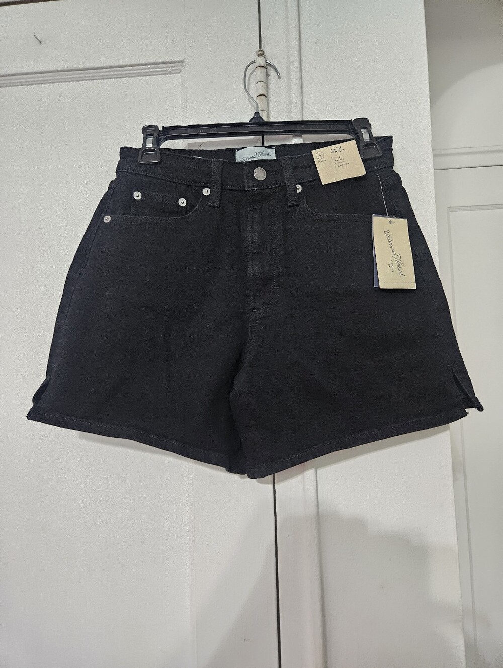 Universal Thread  black denim shorts Size 4